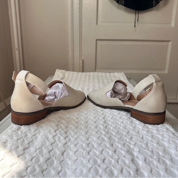 Journee Loreta Loafer Flats Vegan Leather Ivory Buckle Straps Square Toe 1” Heel - Picture 6 of 16